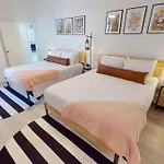 Sunny 5Bed W Parking And Direct Streetcar Access