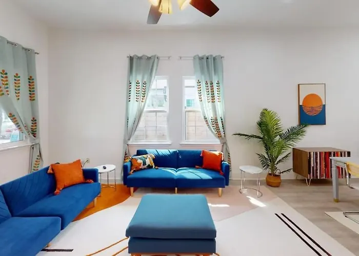 Sunny 5Bed W Parking And Direct Streetcar Access