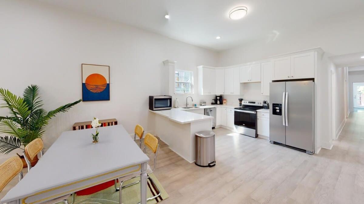 Sunny 5bed W Parking And Direct Streetcar Access *