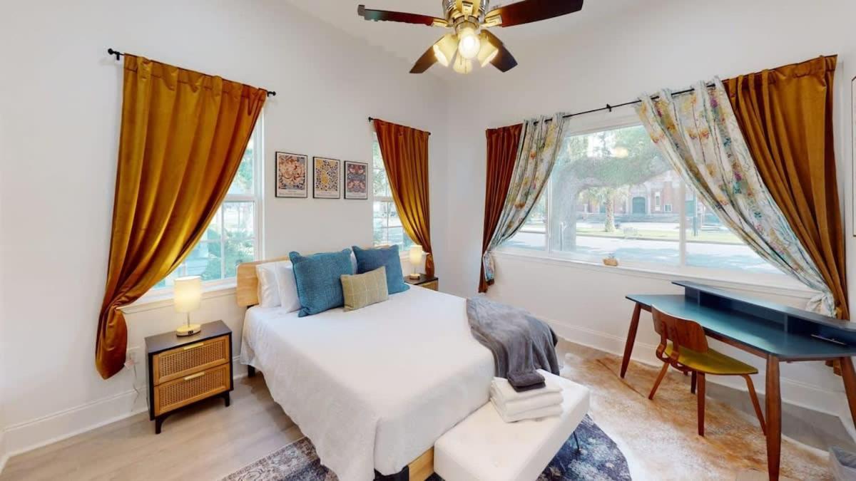 Sunny 5bed W Parking And Direct Streetcar Access Holiday home New Orleans