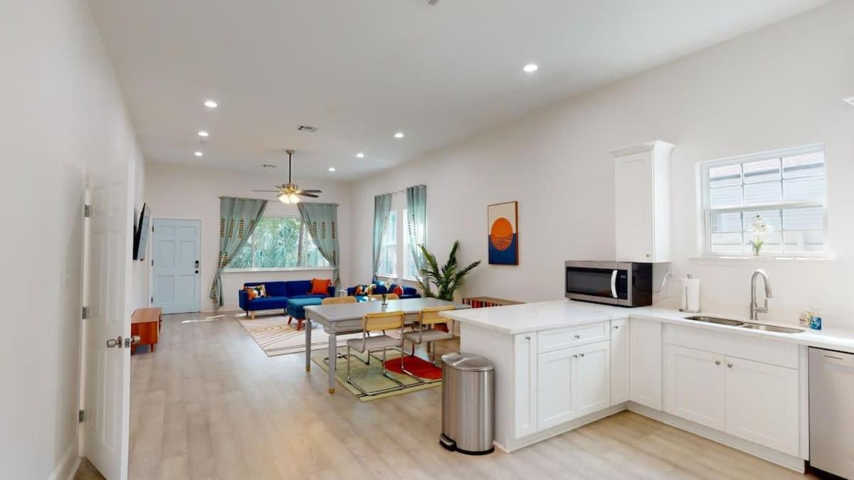 Sunny 5bed W Parking And Direct Streetcar Access *