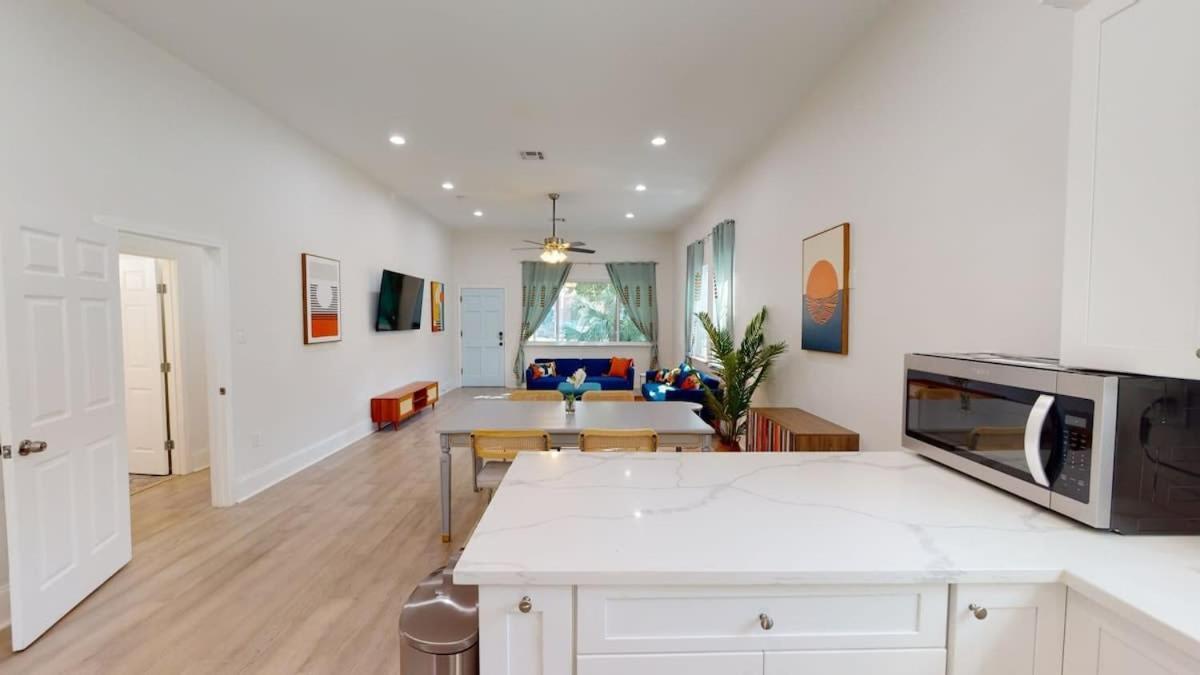 Sunny 5bed W Parking And Direct Streetcar Access Holiday home