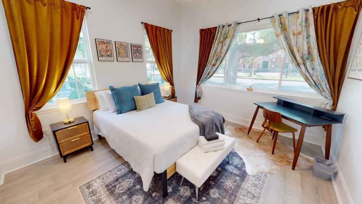 Sunny 5bed W Parking And Direct Streetcar Access